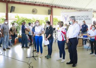 Viceministra visita centro de acopio en Parque Omar