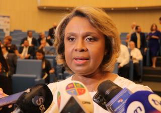 Berrío reitera llamado a padres de familia de acudir a los centros de vacunación