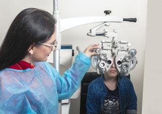 Optometría especializada se suma al equipo del IENDI para fortalecer la atención integral