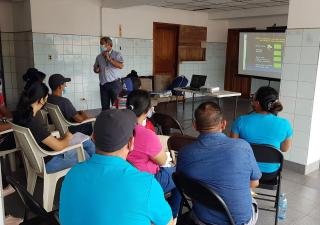 Capacitan manipuladores de alimentos en Chiriquí Grande