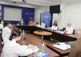 Ministro Sucre reitera el compromiso de pago al personal de enfermería 