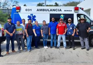 Capacitan a conductores en manejo de vehículos de emergencia médicas 