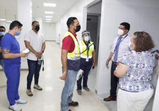 Nueva sala para pacientes COVID-19 del Hospital Nicolás A. Solano presenta 85% de avance