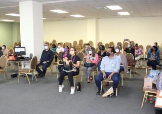 Capacitan a profesionales de la salud en atención a pacientes post COVID-19 