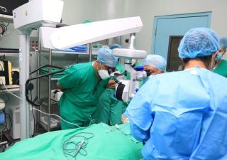 Embajada de los Estados Unidos y Minsa coordinan jornadas quirúrgicas de oftalmología en el Hospital Santo Tomás