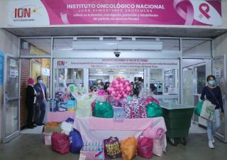Funcionarios del Minsa donan artículos de primera necesidad a pacientes del ION 