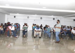 Ciudadanos acuden masivamente a recibir dosis de refuerzo en San Miguelito