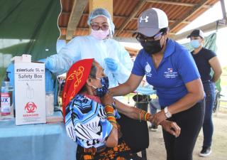 Inicia vacunación AstraZeneca en la comarca Guna Yala