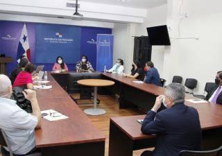 Reunión de red de hospitales del MINSA para capacitación