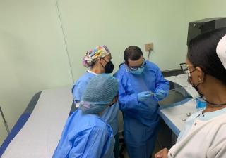 Realizan por primera vez prueba con histeroscopio en Hospital San Miguel Arcángel