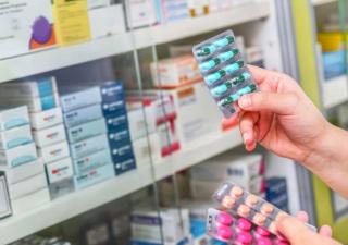 Farmacia y Drogas realiza inducción sobre procedimiento de reconocimiento de registros sanitarios