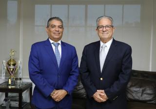 Reunión de transición en el Ministerio de Salud