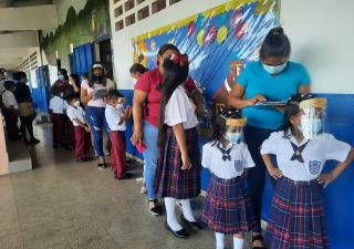 Con éxito avanza la vacunación escolar en el circuito 8-6