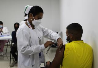 Regional de San Miguelito inicia vacunación de refuerzo a población desde los 18 años 