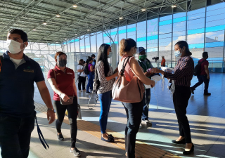 San Miguelito realizó entrega de gel y mascarillas en estación del Metro