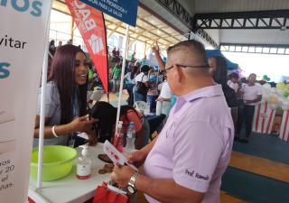 Minsa orienta en temas de salud preventiva a comunidad universitaria de Colón