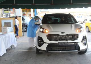 Mas de mil vacunas aplicaron en el auto express de San Miguelito