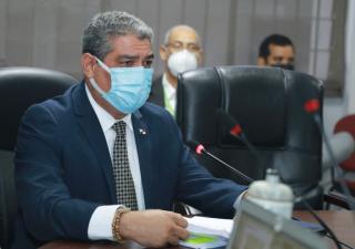Ministro de Salud sustenta traslado de partida ante la Asamblea  