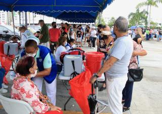 Masiva vacunación contra la influenza en Juan Díaz y Don Bosco