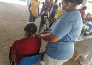 Vacunación extra muro este fin de semana en Colón