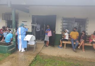 Orientan a pacientes de Valle Riscó