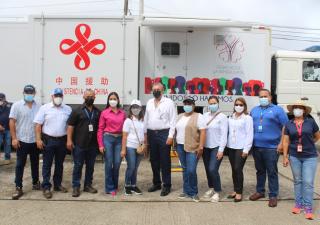 Ministerio de Salud participa de la feria de salud y bienestar del Despacho de la Primera Dama en Santiago