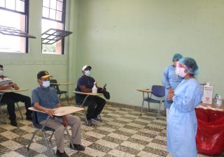Buena asistencia en tercer día de vacunación Pfizer en Veraguas