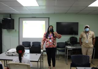Regional de Veraguas brinda capacitación y docencia a padres de familia, educadores y estudiantes de la escuela Ruben Darío