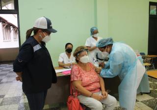 Continúa proceso de vacunación en el 9-1