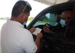 Aplican 420 dosis en auto exprés de Santiago Mall