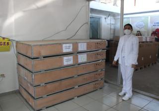 Llegan 7 neveras solares para almacenar vacunas en áreas de difícil acceso