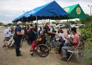 Personas con discapacidad y sus familias reciben atenciones en Salud