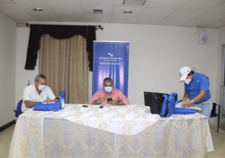 Ministro de Salud se reúne con equipo en Veraguas