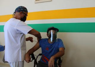Continúa la vacunación a personas con discapacidad en Veraguas