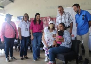 Autoridades de Salud de Veraguas acompañan a la Primera Dama en visita a Los Valles de Cañazas donde se desarrolla el proyecto Mana