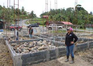 Avanza la construcción de Puesto de Salud de Calovébora