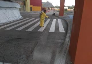 En Panamá Oeste realizan limpieza de “auto rápido” en Westland Mall.