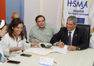 MINSA y trabajadores del HSMA firman acuerdo y finaliza paro de labores