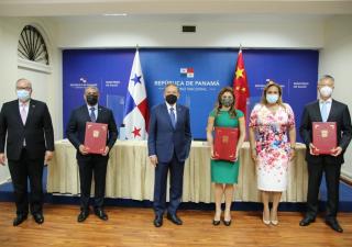    “Donación de China permitirá reforzar la capacidad de atención”: ministro Sucre 