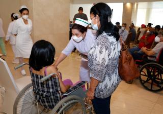   Pacientes con cáncer del ION reciben primera dosis contra la COVID-19 