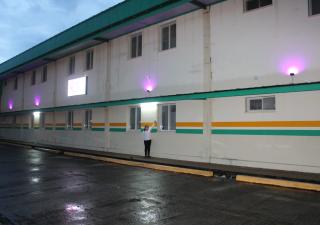 Oficinas regionales del ministerio de salud en Veraguas, se iluminan en rosa