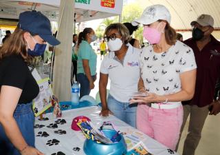 Realizan feria de mascotas en el Parque Omar      