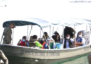 Trasladan personal de Salud a Guna Yala para jornada de vacunación