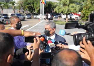 Antes del comienzo del año escolar se iniciará la vacunación pediátrica: Ministro Sucre