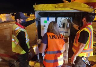 Llega al país tercer lote de vacunas pediátricas
