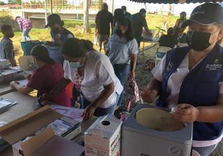 Servicios de Salud con el Plan Colmena en comunidad La Coibita