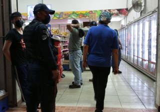 Operativo nocturno en establecimientos en Cerro Batea