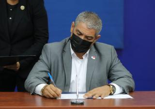 Donan terreno para nuevo centro de salud de Cativá  