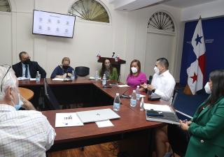 Reunión bilateral entre Panamá y el Salvador enfocada a reforzar acceso a medicamentos de calidad