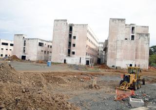 Inspeccionan trabajos del nuevo Hospital de Colón 